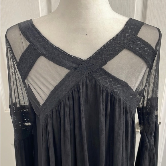 Buffalo David Bitton Black Ruffled Blouse with Sheer Details Size M - Picture 8 of 13